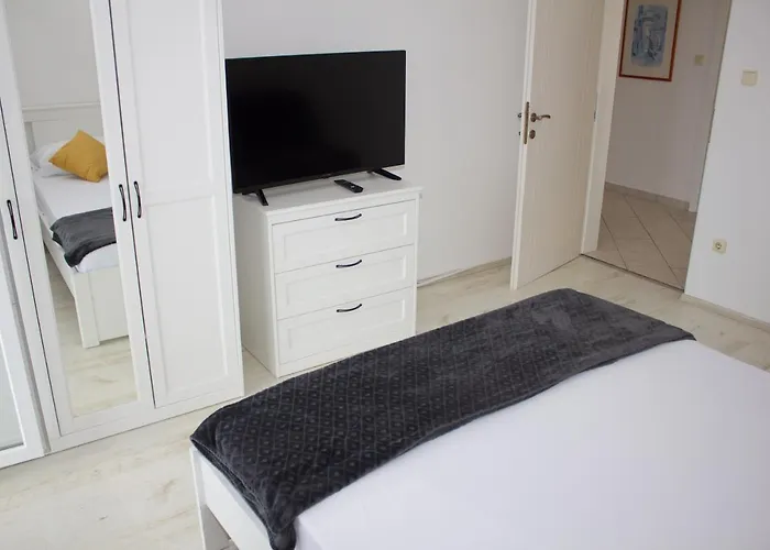 Lounger Apartment *