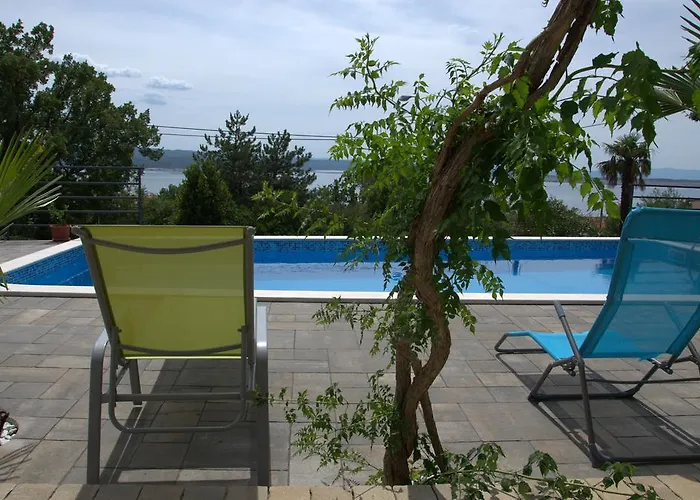 Apartment Lounger *