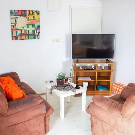 Apartment Lounger *