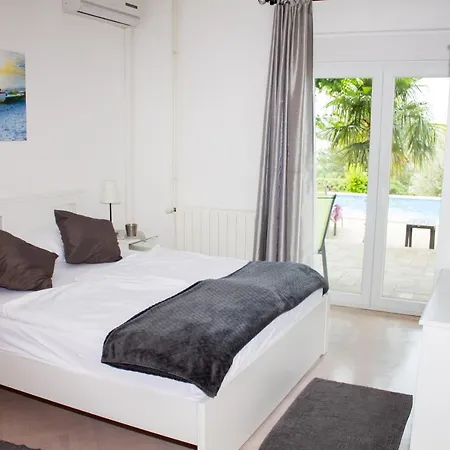 Lounger Apartment