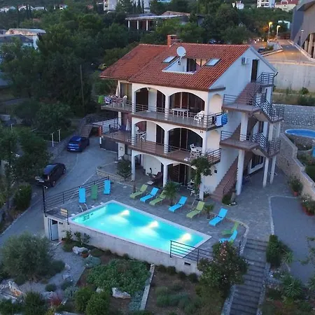Lounger Apartment *
